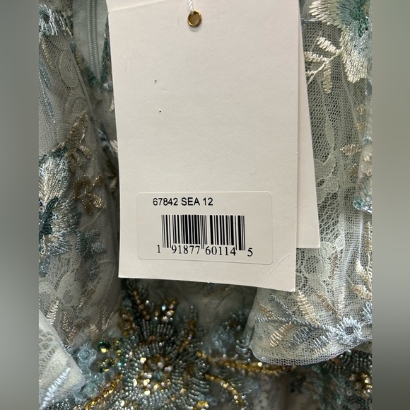 Mac Duggal 67842 NWT BELL SLEEVE FLORAL EMBELLISHED GOWN - Picture 12 of 15